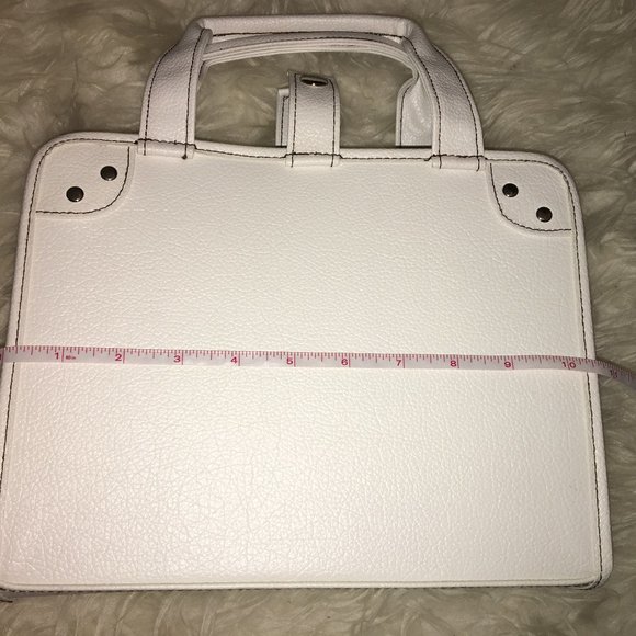 BARE ESENTUALS Make-Up Travel Case w/Handles - Picture 5 of 10